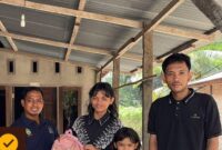 Perwakilan CV BJS mitra Agrinas Palma Nusantara. Menyalurkan bantuan perlengkapan sekolah